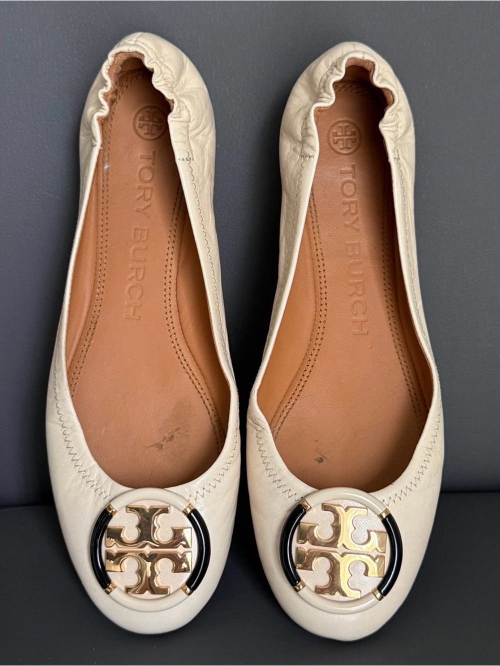 Tory Burch Cream Leather Ballet Flats with Gold Logo Accents